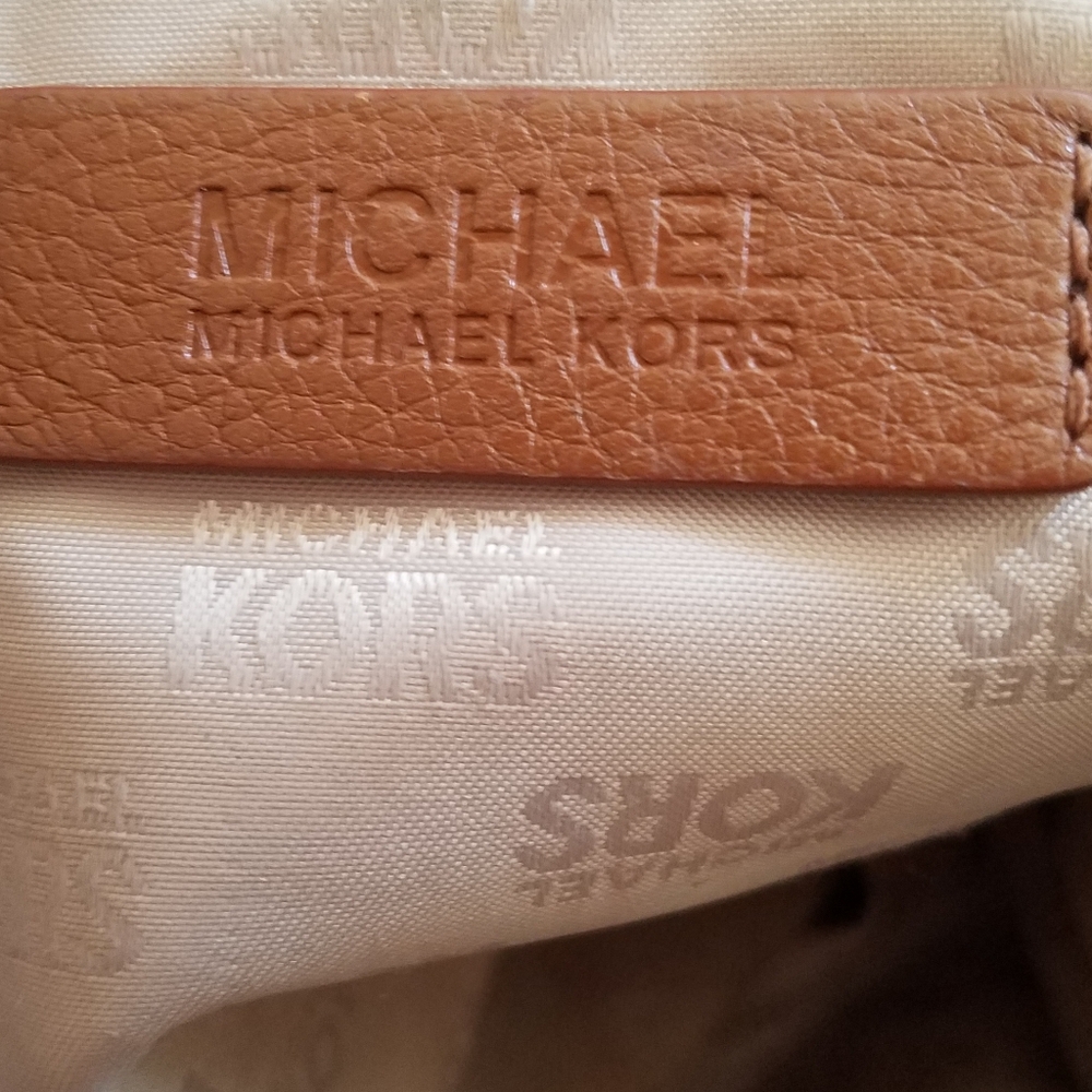 Michael Kors Brown Leather Shoulder Bag with Chain Detail - Picture 3 of 4